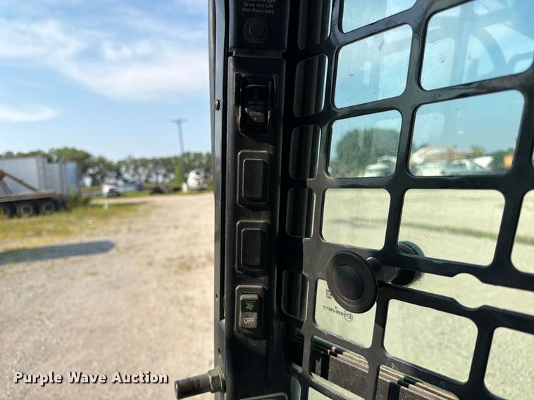 image for item DN6682 2019 Bobcat T740 tracked skid steer loader