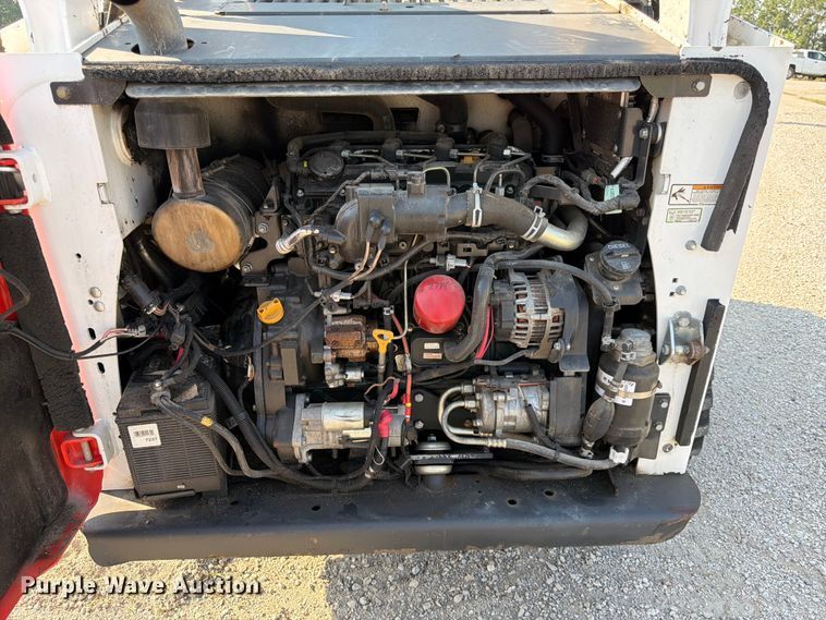 image for item DN6682 2019 Bobcat T740 tracked skid steer loader