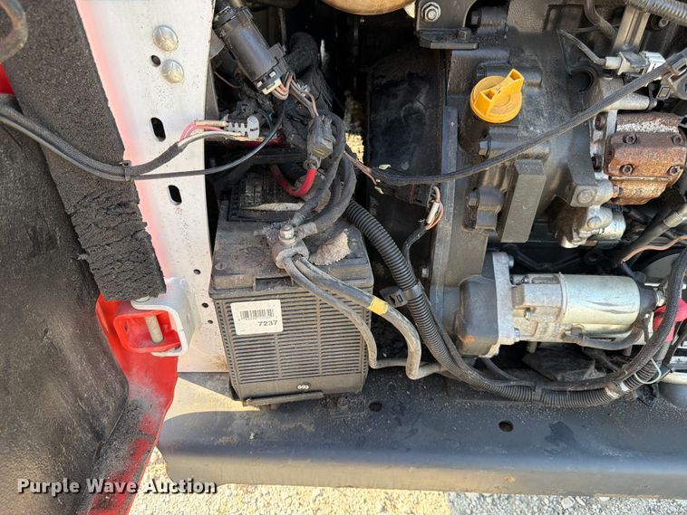 image for item DN6682 2019 Bobcat T740 tracked skid steer loader