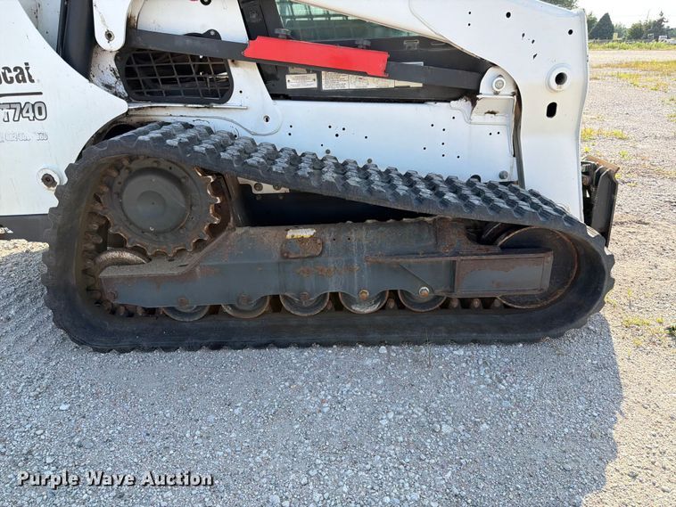image for item DN6682 2019 Bobcat T740 tracked skid steer loader