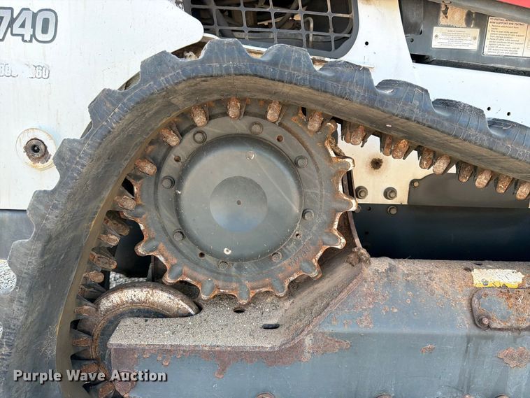 image for item DN6682 2019 Bobcat T740 tracked skid steer loader