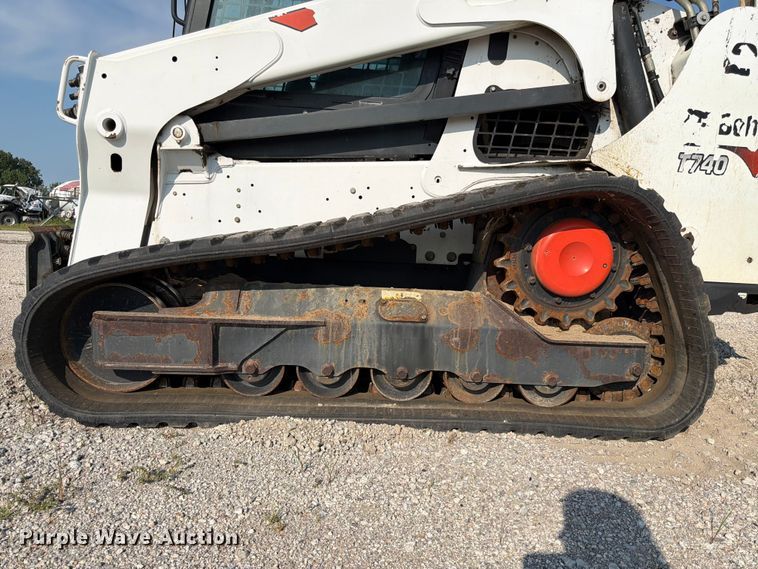image for item DN6682 2019 Bobcat T740 tracked skid steer loader