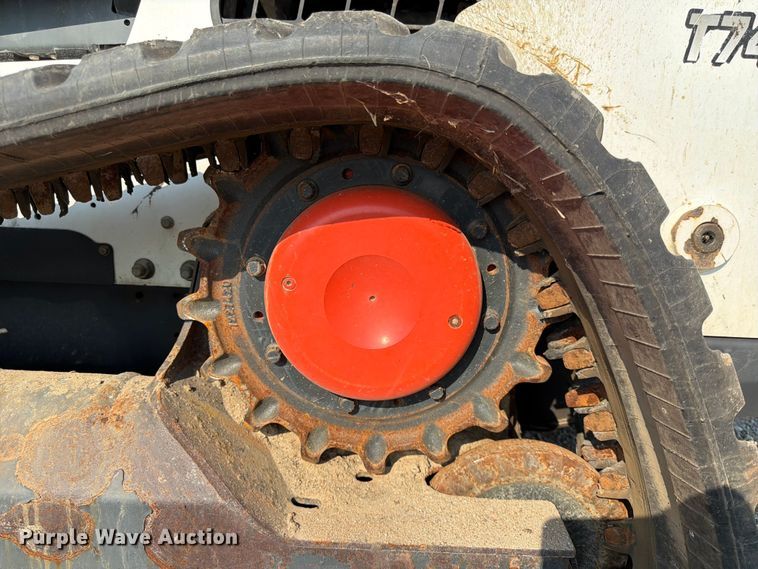 image for item DN6682 2019 Bobcat T740 tracked skid steer loader