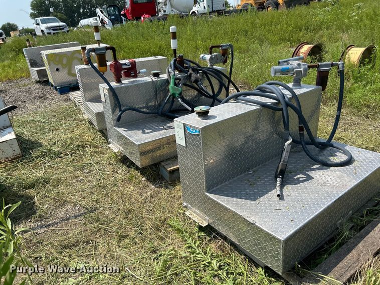 image for item DN6685 (5) fuel tanks