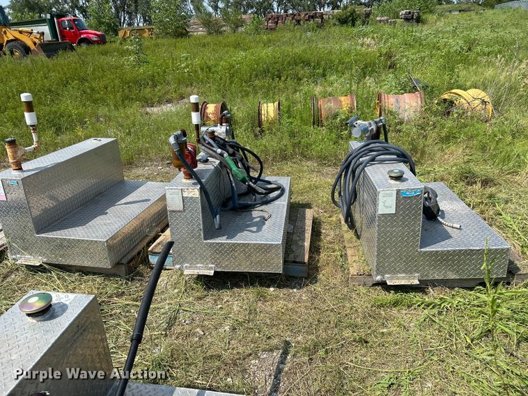 image for item DN6685 (5) fuel tanks