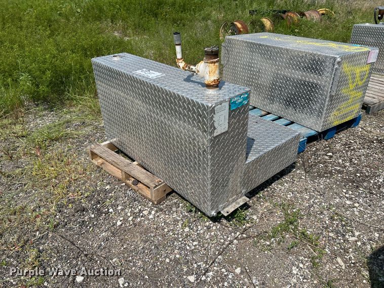 image for item DN6685 (5) fuel tanks
