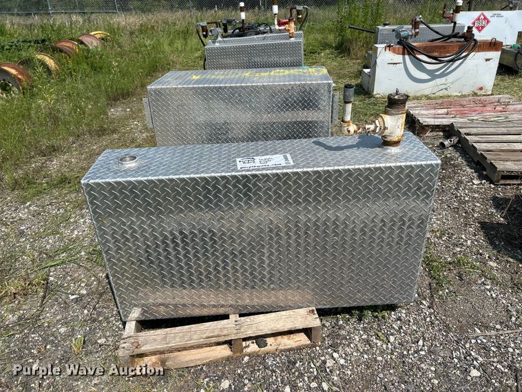 image for item DN6685 (5) fuel tanks