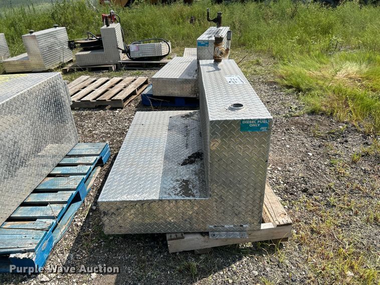 image for item DN6685 (5) fuel tanks