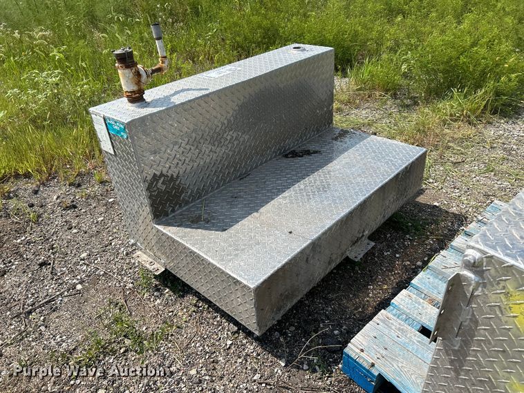 image for item DN6685 (5) fuel tanks