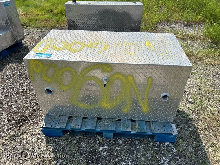image for item DN6685 (5) fuel tanks