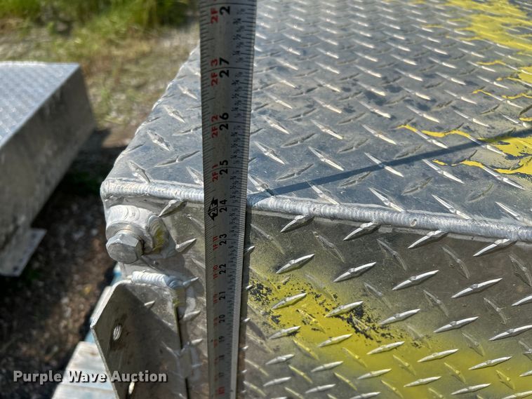 image for item DN6685 (5) fuel tanks