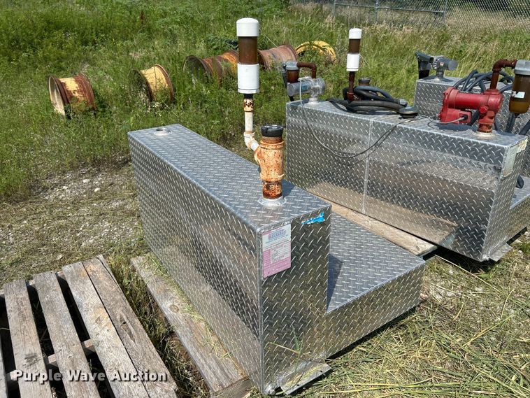 image for item DN6685 (5) fuel tanks