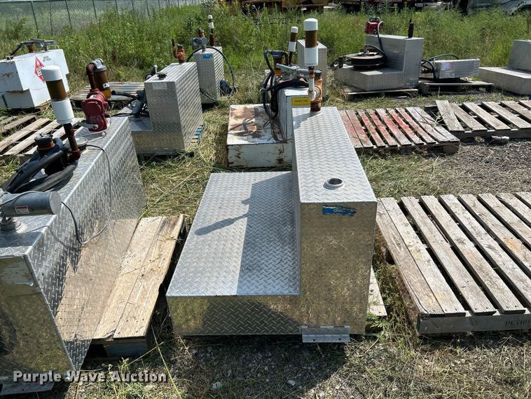 image for item DN6685 (5) fuel tanks