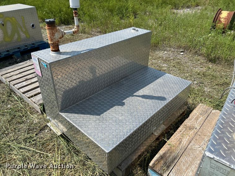image for item DN6685 (5) fuel tanks