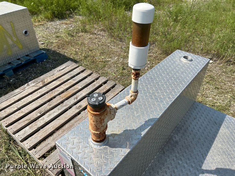 image for item DN6685 (5) fuel tanks