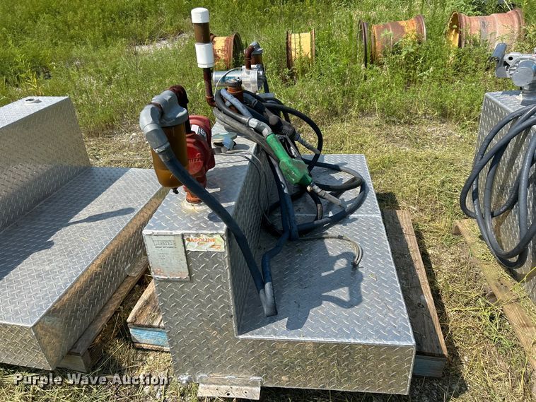 image for item DN6685 (5) fuel tanks