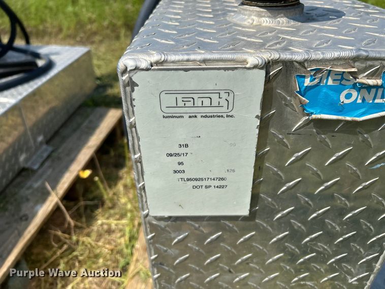 image for item DN6685 (5) fuel tanks