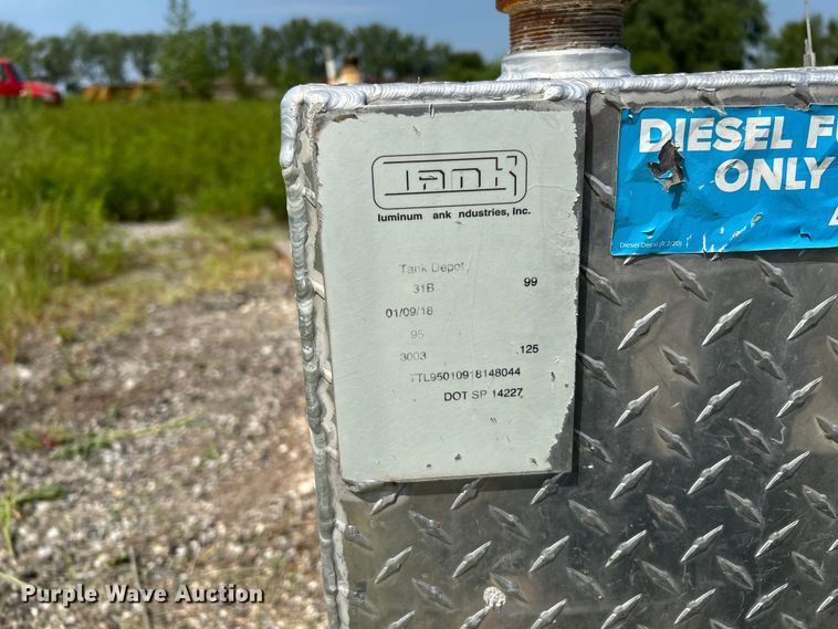 image for item DN6686 (3) fuel tanks