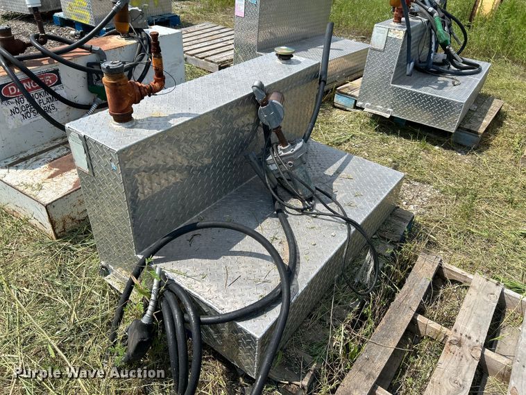 image for item DN6686 (3) fuel tanks
