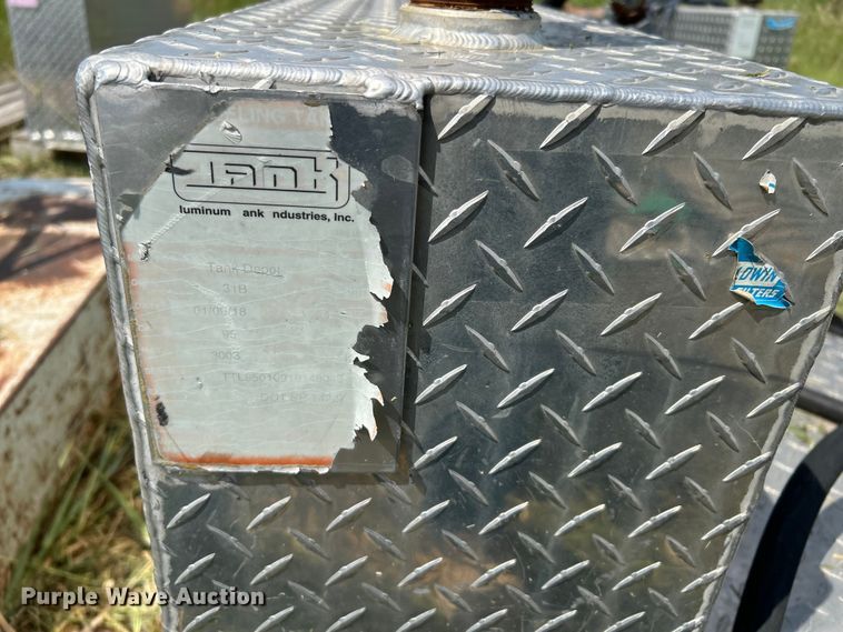 image for item DN6686 (3) fuel tanks