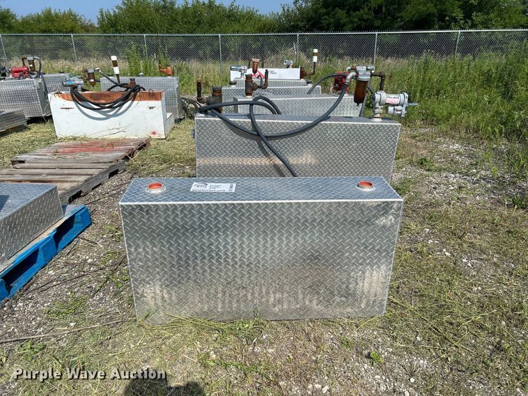 image for item DN6687 (6) auxiliary fuel tanks