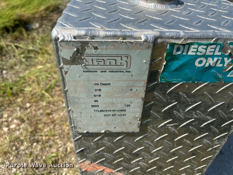 image for item DN6687 (6) auxiliary fuel tanks