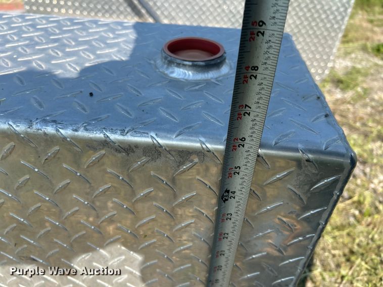 image for item DN6687 (6) auxiliary fuel tanks