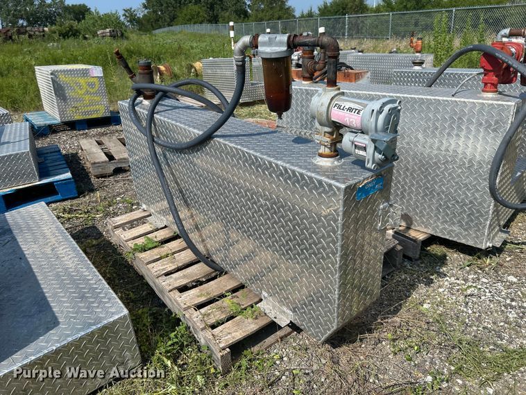 image for item DN6687 (6) auxiliary fuel tanks