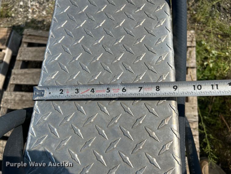 image for item DN6687 (6) auxiliary fuel tanks