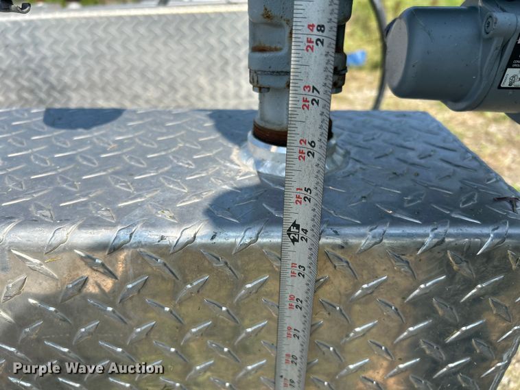 image for item DN6687 (6) auxiliary fuel tanks