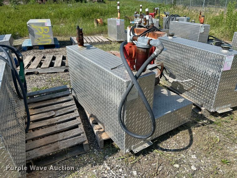 image for item DN6687 (6) auxiliary fuel tanks