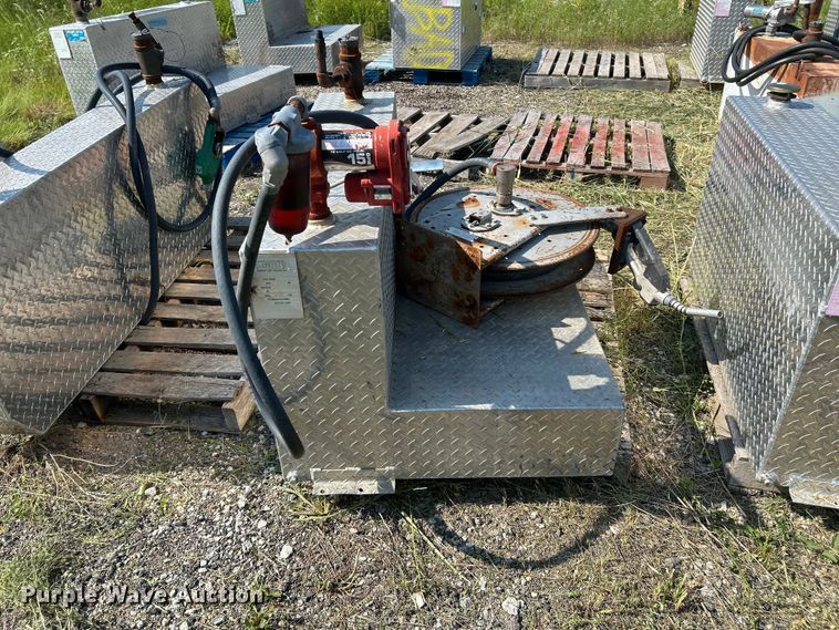 image for item DN6687 (6) auxiliary fuel tanks