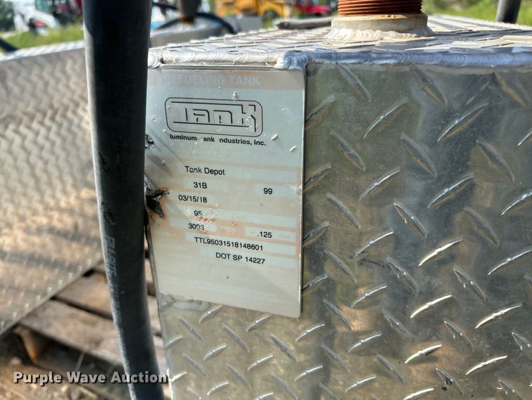 image for item DN6687 (6) auxiliary fuel tanks