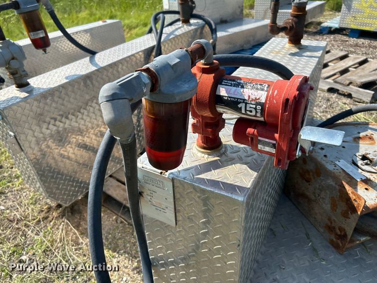 image for item DN6687 (6) auxiliary fuel tanks