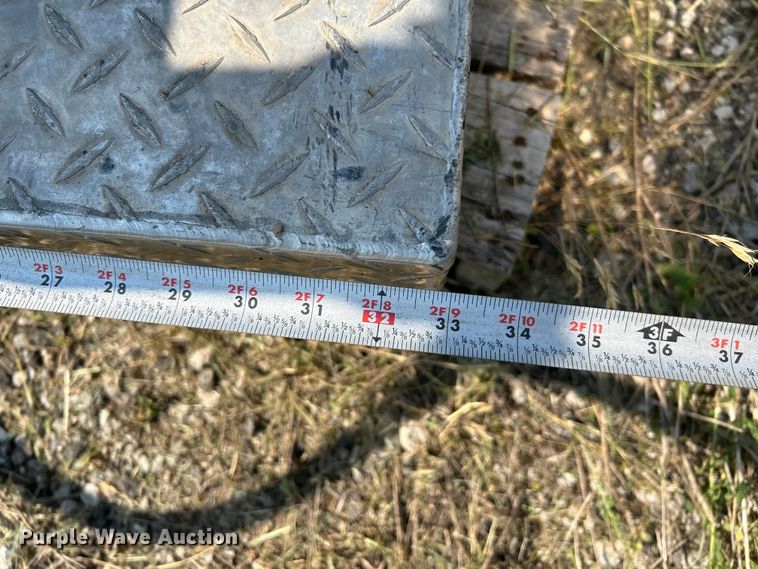 image for item DN6687 (6) auxiliary fuel tanks