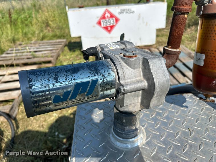 image for item DN6687 (6) auxiliary fuel tanks