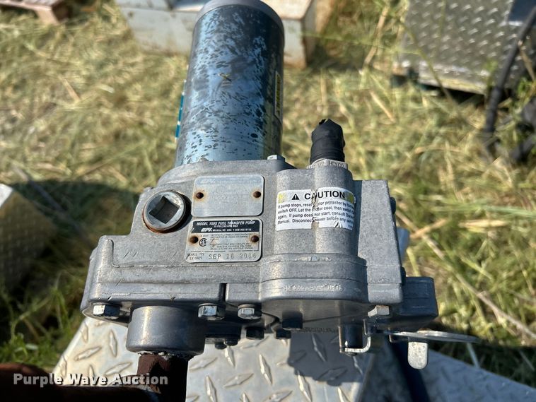 image for item DN6687 (6) auxiliary fuel tanks