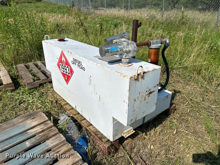 image for item DN6687 (6) auxiliary fuel tanks