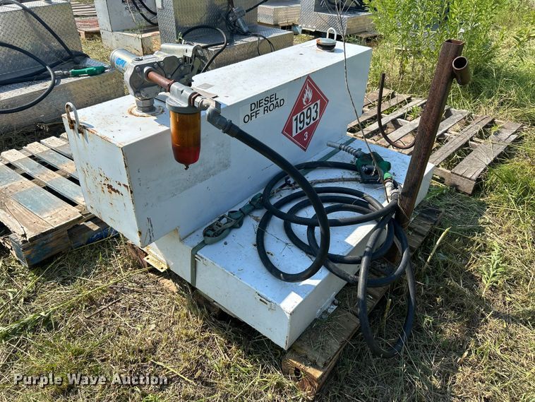 image for item DN6687 (6) auxiliary fuel tanks