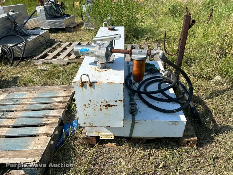 image for item DN6687 (6) auxiliary fuel tanks