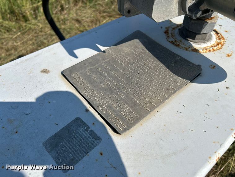 image for item DN6687 (6) auxiliary fuel tanks