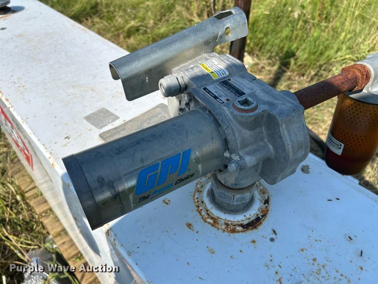 image for item DN6687 (6) auxiliary fuel tanks
