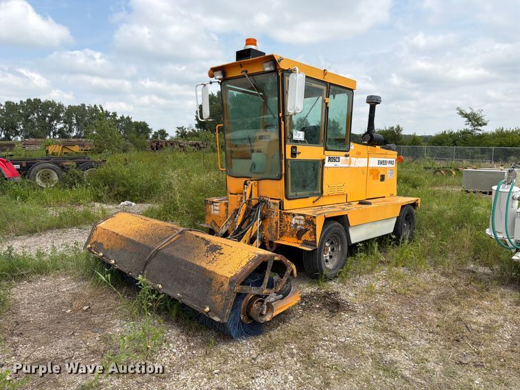 2007 Roscoe Sweep Pro 4820 broom