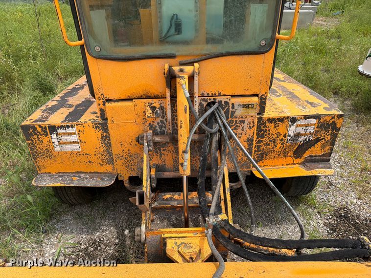 image for item DN6688 2007 Roscoe Sweep Pro 4820 broom