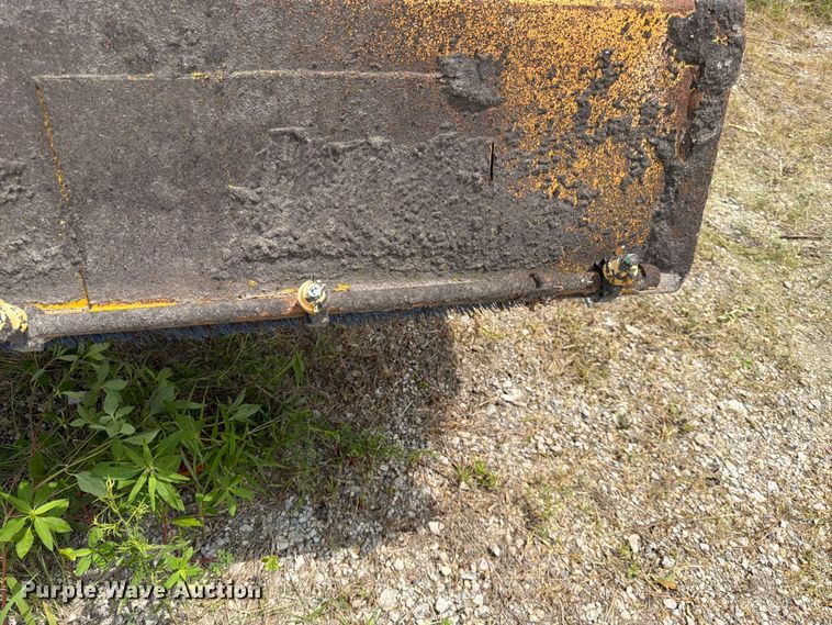 image for item DN6688 2007 Roscoe Sweep Pro 4820 broom