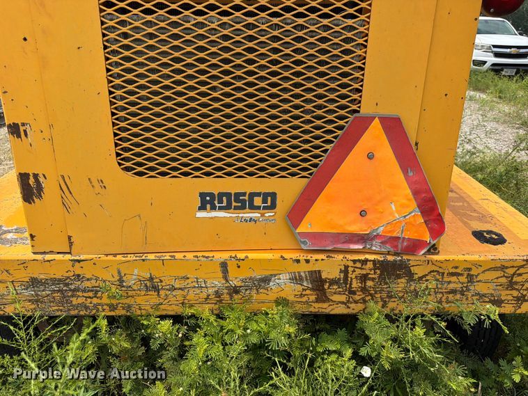 image for item DN6688 2007 Roscoe Sweep Pro 4820 broom