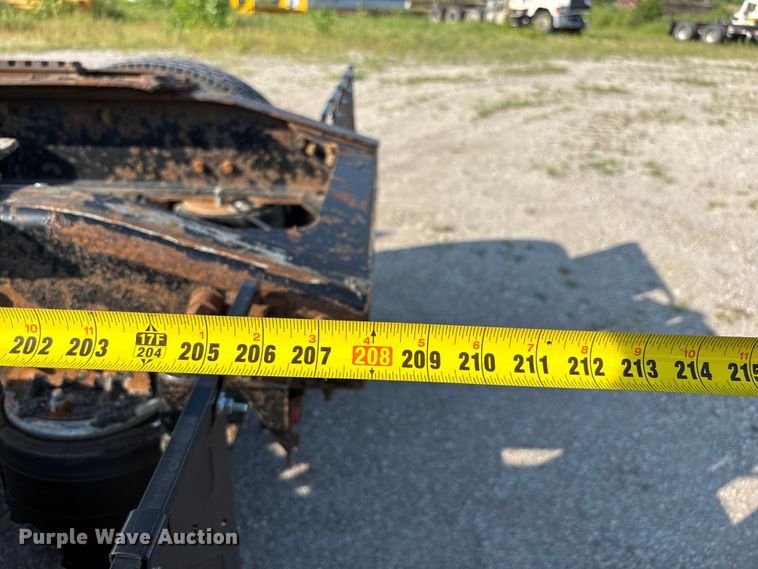 image for item DN6693 2003 Mack CH613 semi truck
