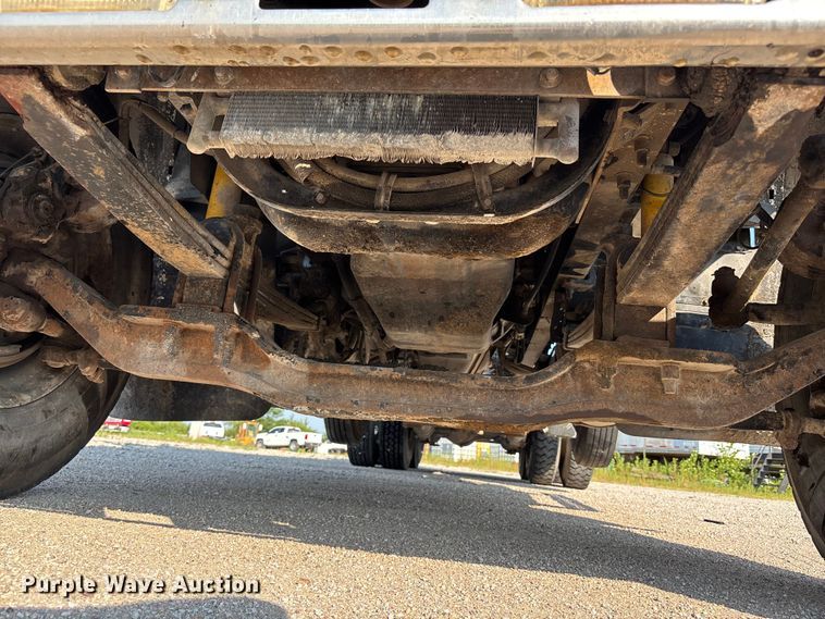 image for item DN6693 2003 Mack CH613 semi truck