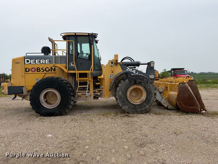 image for item DN6694 2007 John Deere 744J wheel loader