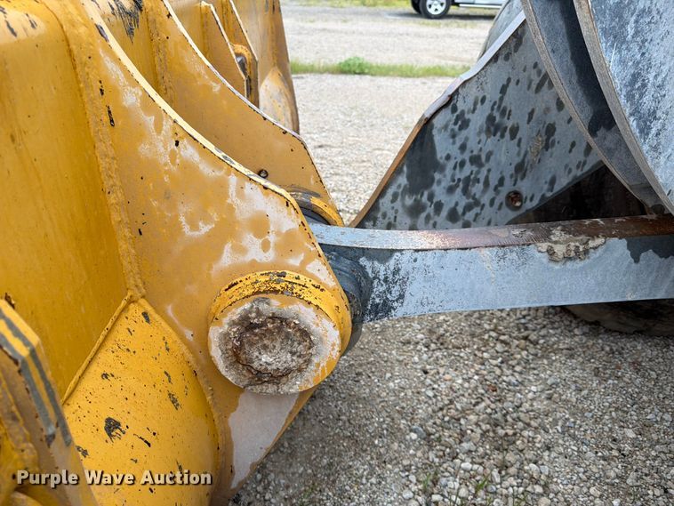 image for item DN6694 2007 John Deere 744J wheel loader